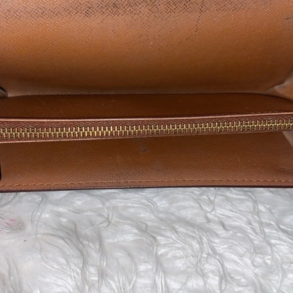 Louis Vuitton, Sarah monogram wallet pre-love condition - Picture 5 of 10